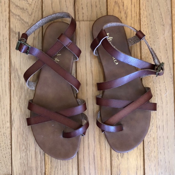 Altar'd State Shoes - NWOT - Alter’d State Sandals. Size 6. Style name “Barbara”. Adjustable.